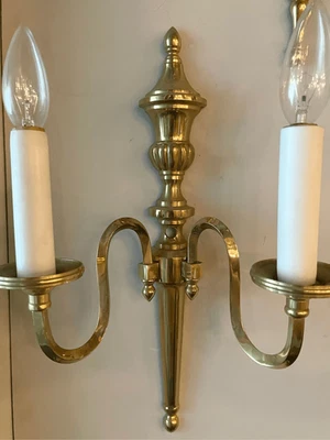 Aplique de pared de latón macizo estilo neoclásico vintage diseño de urna de brazo de 2 luces Foto 1 de 4