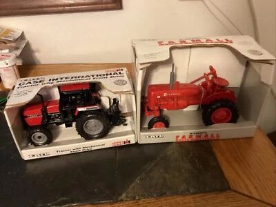Vintage  ERTL 1/16 International Farmall 140 ERTL Case International Front 1/32. - Image 1 of 4