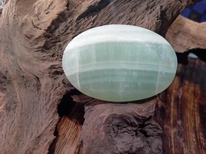 Beautiful Pistachio Calcite Palmstone (6) - Picture 1 of 2