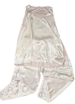 Пижамный набор PJ Harlow Natalie Top (размер L) Jolie Capri Bottoms (размер XL) светло-розовый - Изображение 1 из 4