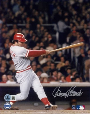 JOHNNY BENCH SIGNED AUTOGRAPHED 8x10 PHOTO CINCINNATI REDS LEGEND BECKETT BAS - Image 1 of 2