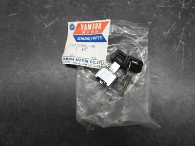 1978-81 Yamaha XS 1100 NOS trava e chave de tampa de gasolina 2H7-24602-00 2330 - Imagem 1 de 4