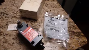 Allen Bradley 802T-APDD5, Ser J, Oiltight Limit Switch *New in opened box* - Picture 1 of 6