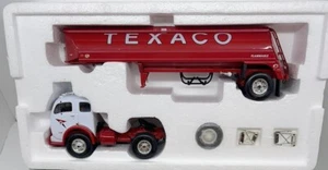 First Gear 1:34 1953 5000 Gallon Aviation Tanker TEXACO No.19-2202 1 - Bild 1 von 8