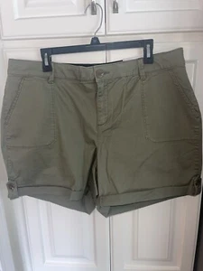Lane Bryant Womens Shorts Sz 16 Olive Green Chino Flat Front Pockets NWT Plus - Picture 1 of 5