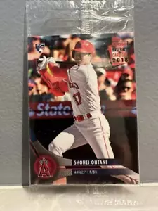 Tarjeta de béisbol Shohei Ohtani 2018 RC Topps National Baseball Day (sellada en paquete) - Imagen 1 de 1