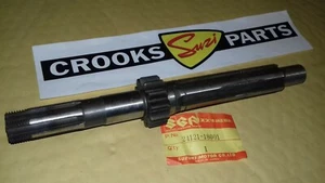 NOS 24121-18001 T250 / T350 / GT250 Albero contagiri frizione originale Suzuki 12T - Foto 1 di 11