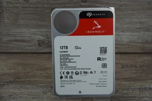 Disque dur SATA SEAGATE IRONWOLF 12 To 3,5" ST12000VN0008 - POUR PIÈCES NE FONCTIONNE PAS - Photo 1/2