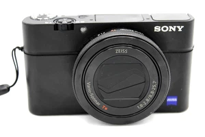 Sony Cyber-shot DSC-RX100M4 20.1 MP Digitalkamera - Schwarz - Bild 1 von 3