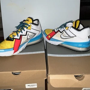 2021 Nike Lebron XVIII 18 Low Stewie Griffin Family Guy SZ 13 ( CV7562-104 ) - Picture 1 of 7