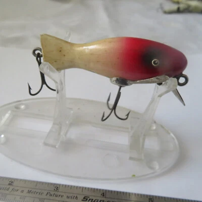 SEÑUELO DE PESCA PAW PAW-J.C. HIGGINS 21/2" MADERA LITTLE RIVER DEVIL BASS CHASEER DIESTRO Y NUEVO Foto 1 de 4