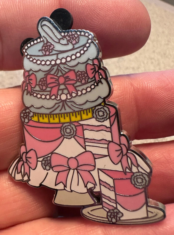 ZAPATO ENCANTADOR CENICIENTA Y PRÍNCIPE CREACIÓN PASTEL PERSONALIZADO PRINCESA PIN DISNEY Foto 1 de 1