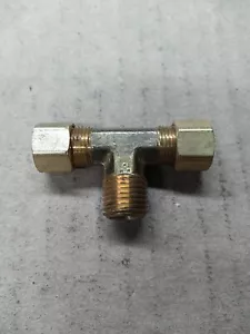 372-05-05-04 Brass 5/16" Compression Pipe Branch Tee Fitting x 1/4 Male NPT - Picture 1 of 1