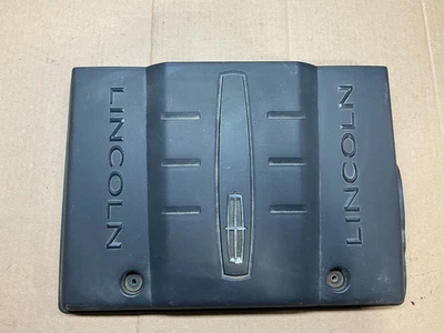 2007 a 2014 Lincoln Navigator 5.4L V8 Motor Cover i7140 PS - Imagem 1 de 4
