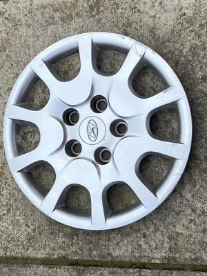 HYUNDAI I30 15" WHEEL TRIM X 1 HUB CAP GENUINE 52960A6000 BOLT ON TYPE - Image 1 of 4