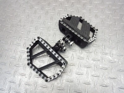 2016 09-17 Triumph Speedmaster Left Right Foot Rest Peg Footpeg Grip Step - Image 1 of 4