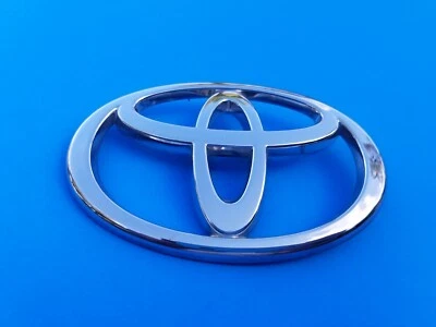 03 04 05 06 07 08 TOYOTA COROLLA EMBLEMA TRASEIRO CROMADO LOGOTIPO EMBLEMA USADO FABRICANTE DE EQUIPAMENTO ORIGINAL (2008) - Imagem 1 de 3