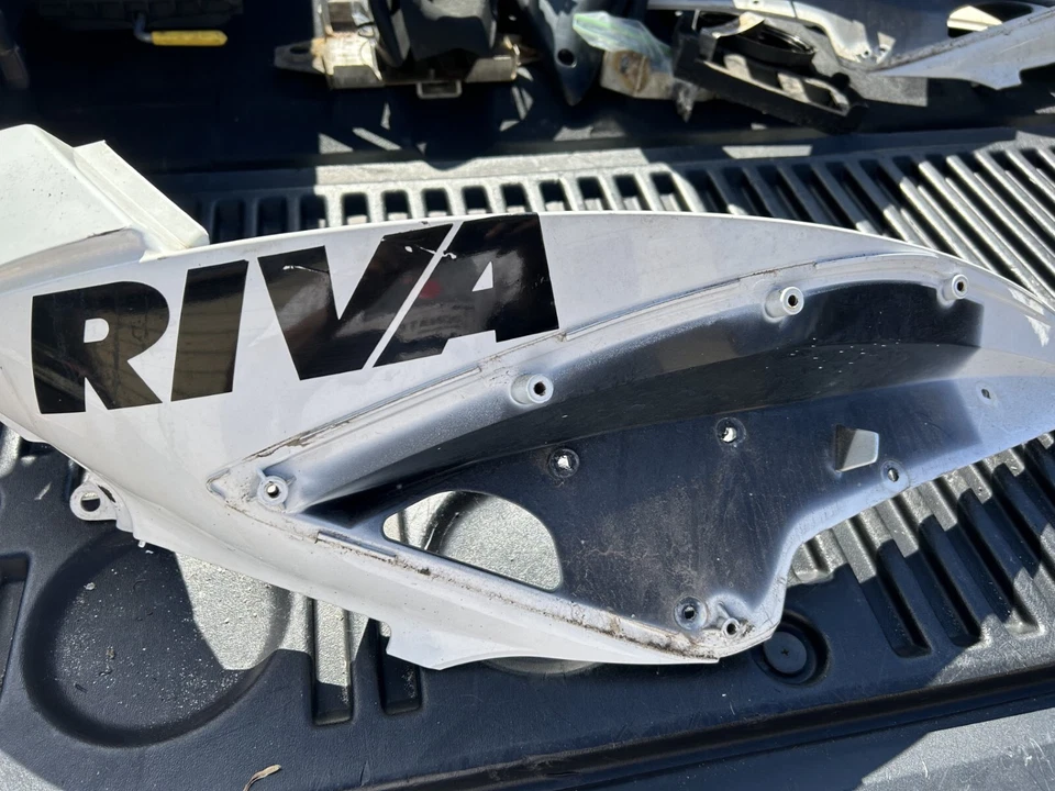 Panel de moldeo lateral derecho Sea-Doo 2007-2009 OEM 291002452 RXP 215 Foto 1 de 1