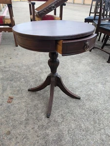 Vintage Traditional Round Georgian Mahogany Pedestal Drum Table w/ Brass Hardwre - Picture 1 of 6