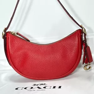 Borsa a tracolla Coach Luna borsa a mezzaluna in rosso sportivo - morbida pelle di ciottoli nuova con etichette - Foto 1 di 13