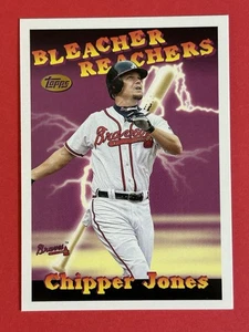Chipper Jones 2025 Topps Update (SP) Bleacher Reachers #BR-20 Atlanta Braves - Foto 1 di 2