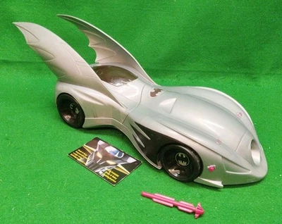 Vintage Toy BATMOBILE serie LEGENDS OF BATMAN, KENNER TONKA 1994 made Mexico. - Immagine 1 di 4