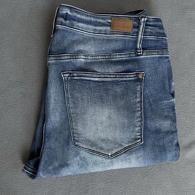 Judy Blue Los Angeles Skinny Fit Jeans Size 18W Mid Wash Denim Stretch Jb88525 - Image 1 of 4