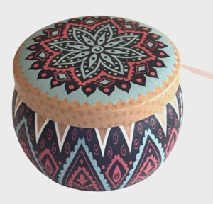 100% Soy Wax 4.4oz Candle In Decorative Tin LAVENDER New 2”x3”  R3-8 - Picture 1 of 4