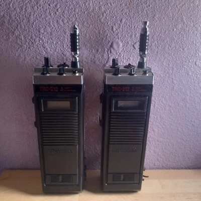 Realistic TRC-212 Walkie Talkies 40 Channel Transceiver 5 Watts SET of 2 Tested  - Image 1 of 4