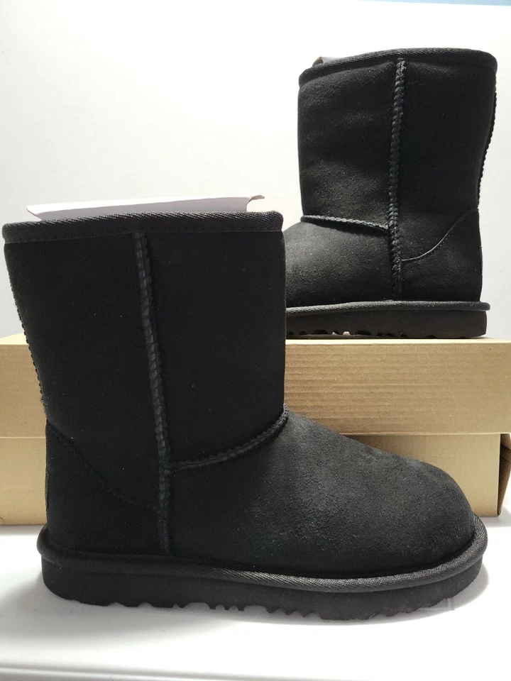UGG Australia (k11) Classic II Black Kids Winter Waterproof Suede BOOTS Sz 2