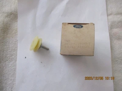 NOS 1972-1973 FORD TORINO, MONTEGO FASTBACK RODILLO VENTANA TRASERA-PT D2OZ-6329892-C Foto 1 de 4