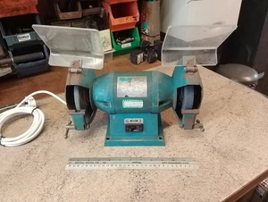 USED VINTAGE WOLF BENCH GRINDER 240V - Picture 1 of 21