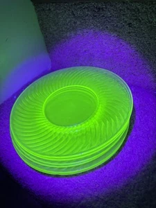"Juego de 7 platos de almuerzo verde espiral de 8"" Anchor Hocking Depression" - Imagen 1 de 10