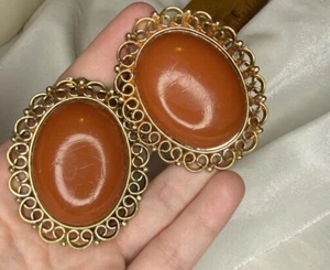 PENDIENTES ELEGANTES DE COLECCIÓN IMITACIÓN CORNALINA COLOR CABUJÓN CLIP DORADO - Imagen 1 de 4