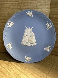 Vintage Wedgwood Jasperware 7.5 Inch Plate Christmas 2001 Nativity Angel UK - Picture 1 of 6