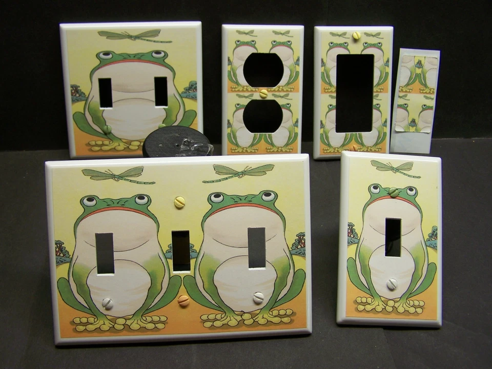 PLACA DE TAMPA OU TOMADA PARA DECORAÇÃO DE CASA INTERRUPTOR DE LUZ SAPO E LIBÉLULA - Imagem 1 de 1