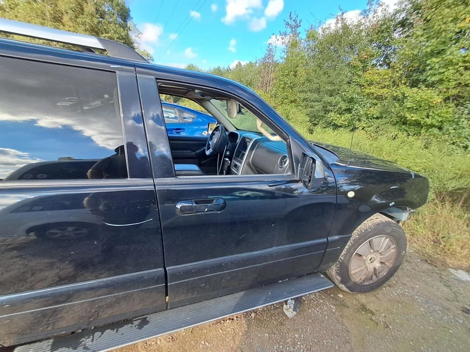 2006 Mercury Mountaineer Porta Frontal Direita Shell Usado 4DR SUV Preto PC UA - Imagem 1 de 4