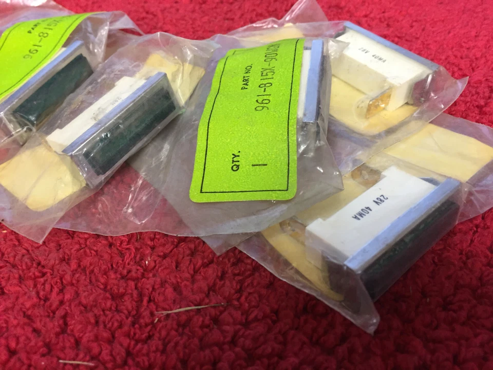 961-815X-90WGN LITTELFUSE ЗЕЛЕНЫЙ ПРЯМОУГОЛЬНИК ИНДИКАТОР ЛАМПА С ВКЛАДКАМИ 5 ШТ. - Изображение 1 из 1