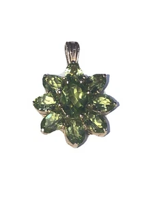 14K Yellow Gold Flower Shaped Pendant With Oval Cut Lab Grown Peridot Stones ! - Picture 1 of 8