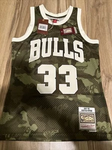 Mitchell & Ness Scottie Pippen 97/98 Bulls Stitched Ghost Green Camo Jersey -SM - Picture 1 of 9