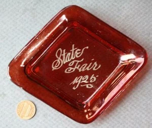 1925 Feria Estatal 1925 Rojo Brillante Vidrio Rubí Cenicero con letras plateadas---- - Imagen 1 de 1