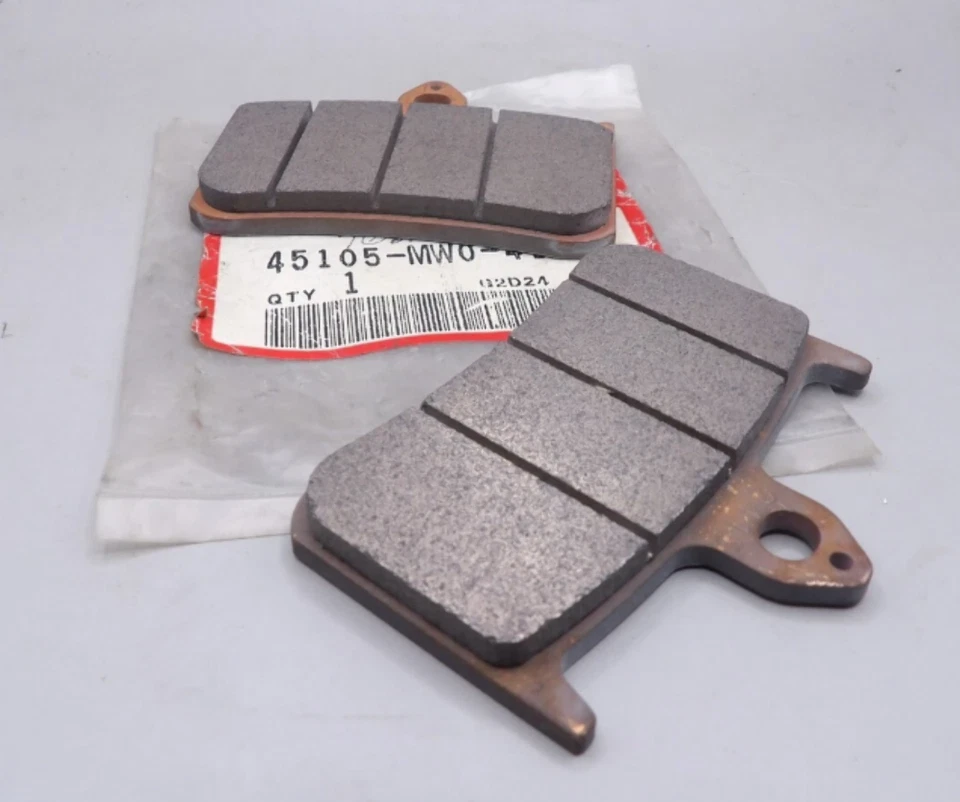 Pastillas de freno delanteras 92-07 Honda CBR900RR FireBlade OEM 45105-MW0-415 Foto 1 de 1