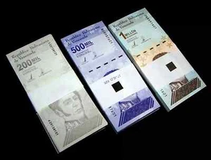 300 Venezuela banknotes- 100 x 200,000 /500,000 & 1 Million Bolivares- UNC - Picture 1 of 2
