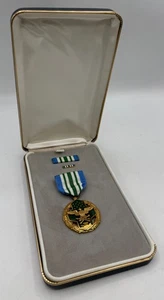 Vintage US Army Military Joint Service Commendation Medal Award w/ Case & Ribbon - Picture 1 of 5