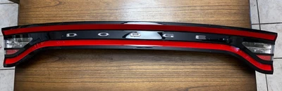 ¡Como nuevo! Dodge Charger 2015-2023 barra de luces traseras LED para maletero central trasero OEM Foto 1 de 4