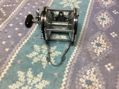 Carrete convencional de agua salada Penn 9/0 Senator 115 resistente hecho en EE. UU. Foto 1 de 4