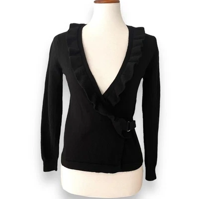 Suéter Sarah Spencer Negro Lana Merino Cuello en V Profundo Volantes Borde Envolvente Talla PS Foto 1 de 4