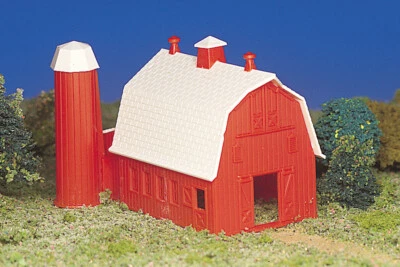 BACHMANN PLASTICVILLE #45151 HO SCALE SNAP TOGETHER RED BARN - Image 1 of 3