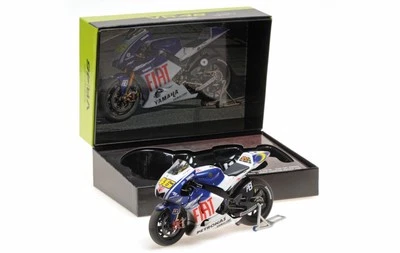 Minichamps 1:12 YAMAHA YZR-M1 VALENTINO ROSSI WORLD CHAMPION 2009 DIRTY VERSION - Immagine 1 di 4