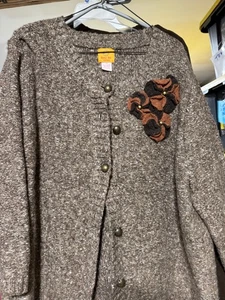 Cárdigan/Suéter ROJO RUBÍ TALLA L 100% Acrílico 1 Gancho Frente Abierto con Rosas Turquesa - Imagen 1 de 7